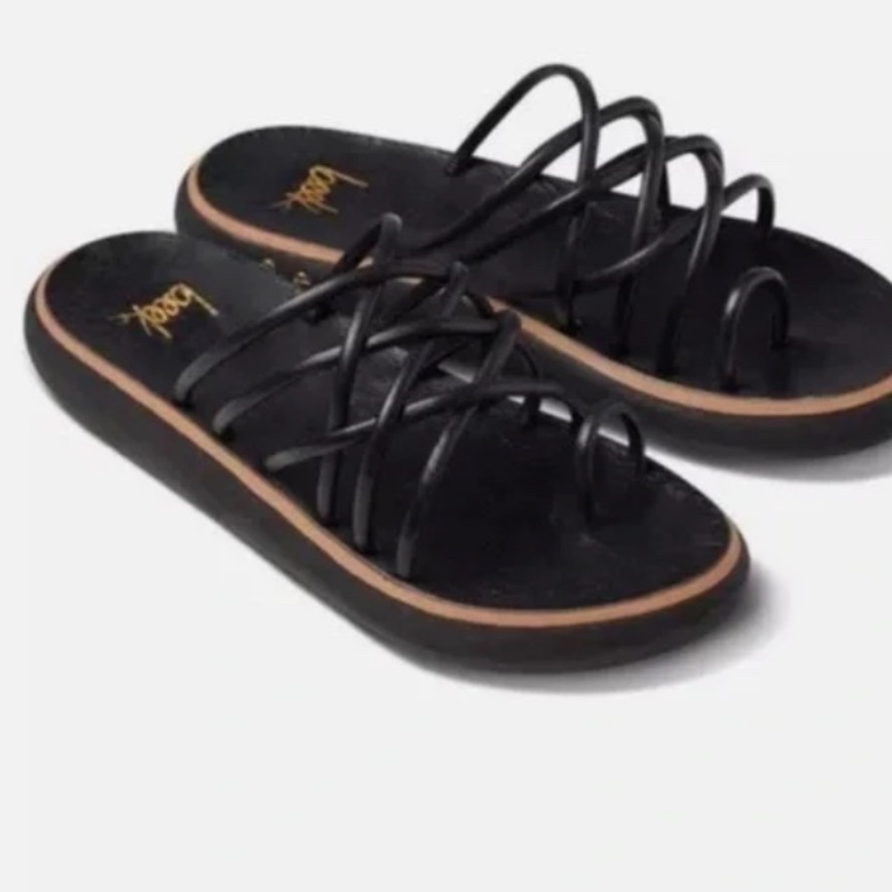 Beek Peep Black Strappy Sandals NWOB Size 8